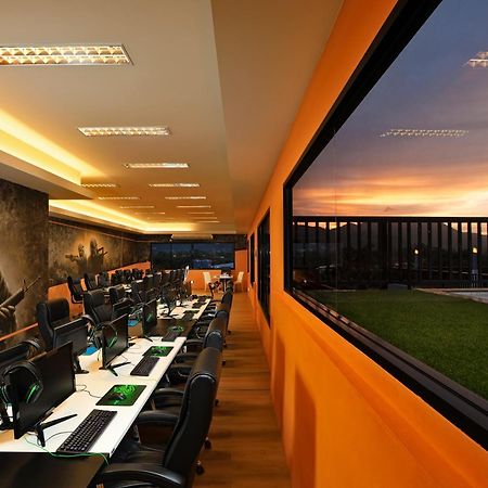 Gamers Paradise Hotel Chalong Ngoại thất bức ảnh